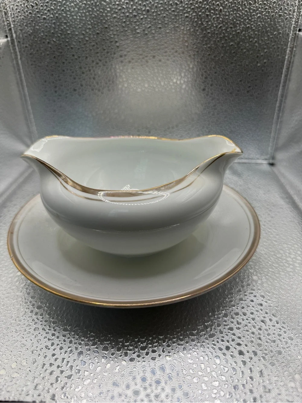 Elegant White Porcelain Gravy Boat with Gold Trim